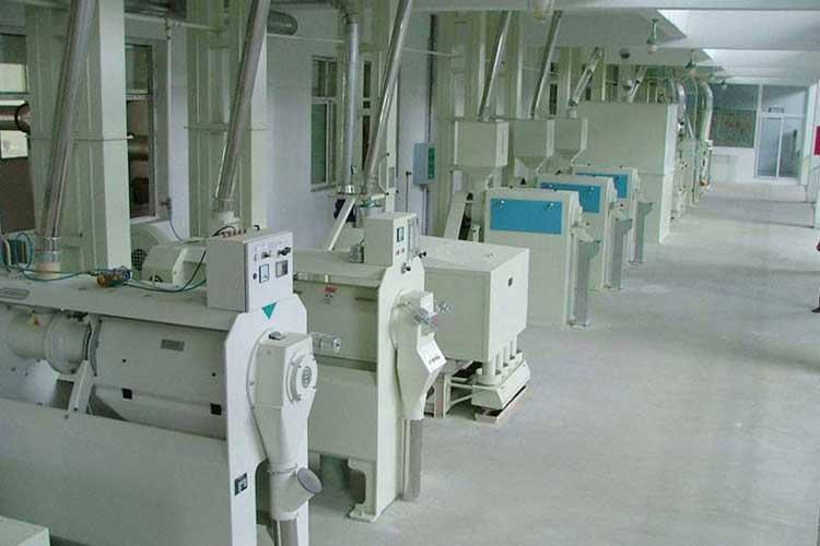 在大米加工设备的磨辊上,常常会粘附比较多的物料 在大米加工设备的磨辊上,常常会粘附比较多的物料